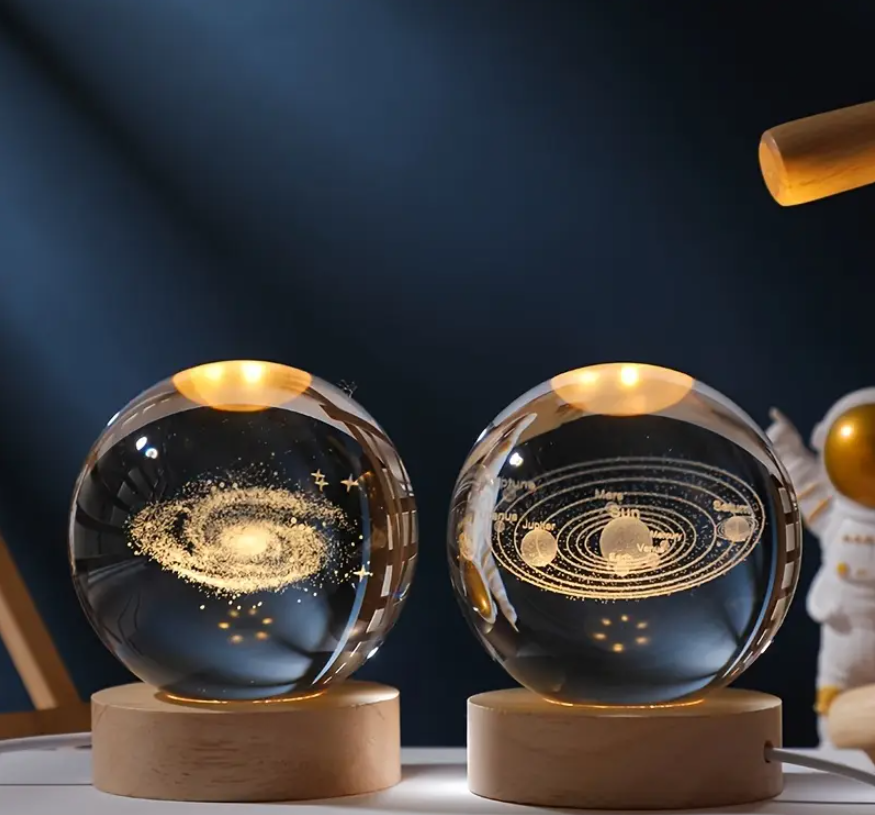 كرة كريستالية مضيئة